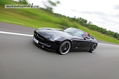 SLS AMG Roadster od V�thu: 700 kon�