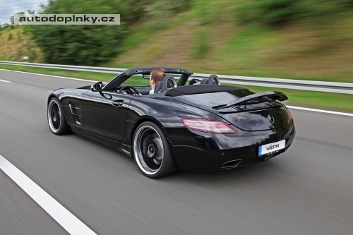 SLS AMG Roadster od V�thu: 700 kon�