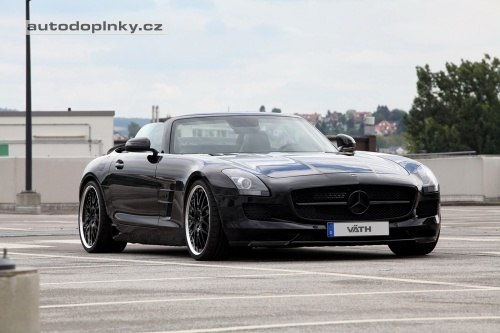 SLS AMG Roadster od V�thu: 700 kon�
