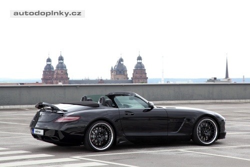 SLS AMG Roadster od V�thu: 700 kon�