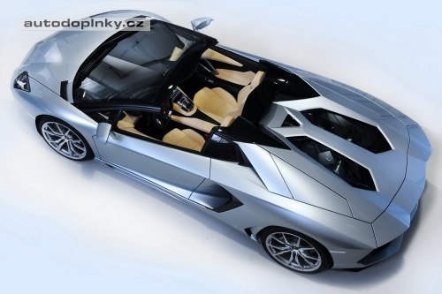 Aventador LP700-4 Roadster odhalen