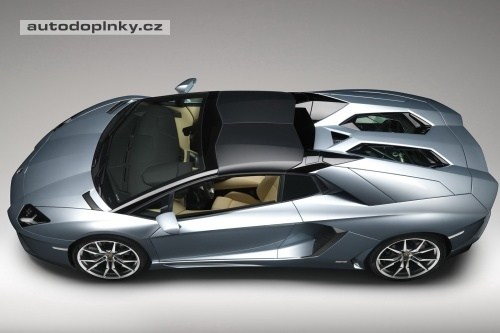 Aventador LP700-4 Roadster odhalen
