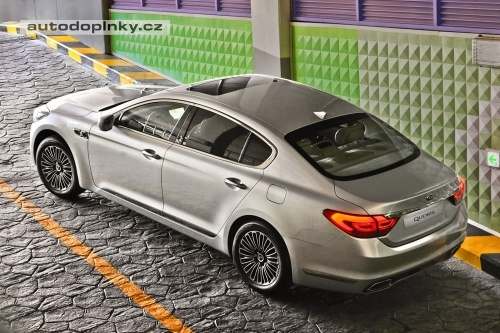 Kia K9 bude Quoris + video