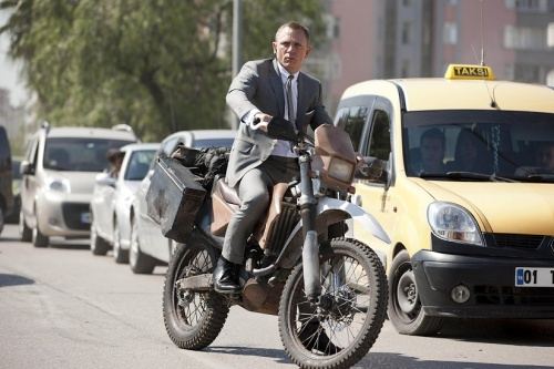 Bond a jeho auta v unik�tn�m sest�ihu