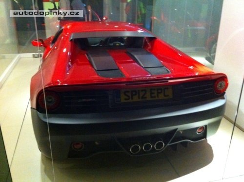 Po stop�ch Ferrari SP12