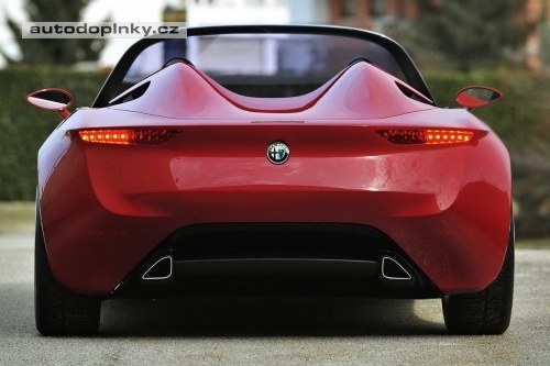 Alfa Romeo Spider jako MX-5