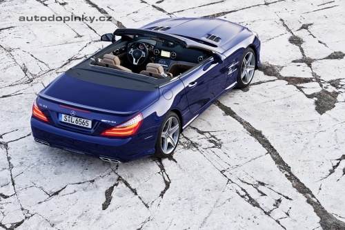 SL65 AMG nab�dne 621 kon�