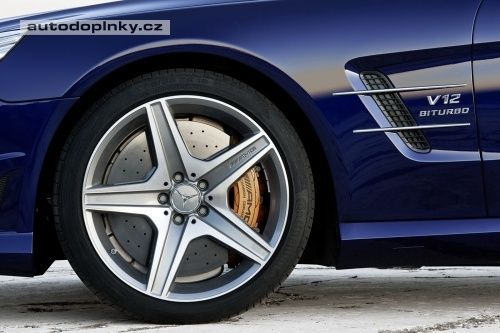 SL65 AMG nab�dne 621 kon�