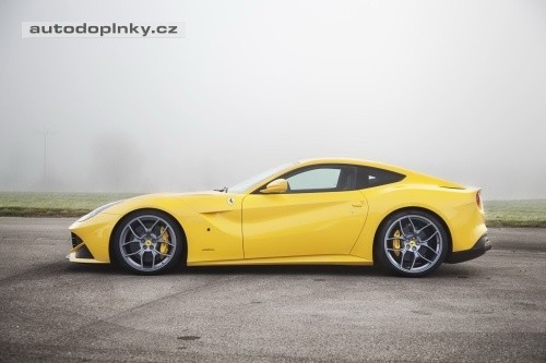 Ferrari F12berlinetta � 763 kon�