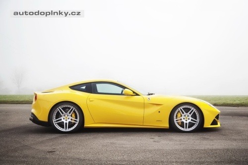 Ferrari F12berlinetta � 763 kon�