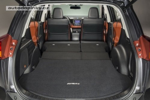 Toyota RAV4 v nov�m