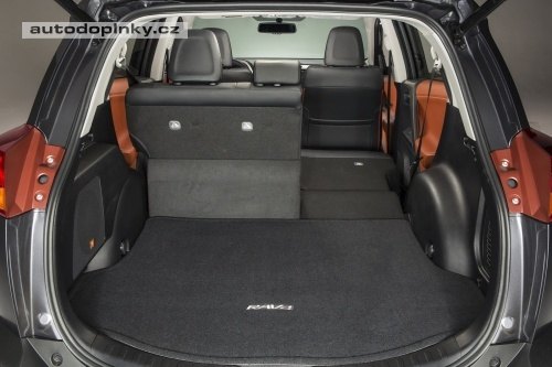 Toyota RAV4 v nov�m