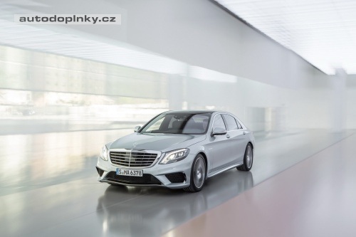 Mercedes uk�e S65 AMG a S600 V12
