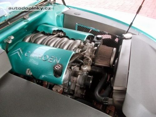 Citro�n DS s motorem Corvette