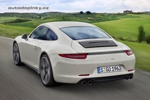 Porsche slav� pades�tiny modelu 911