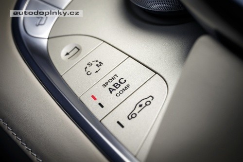 Mercedes S 65 AMG � V12 621 kon�