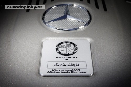 Mercedes S 65 AMG � V12 621 kon�