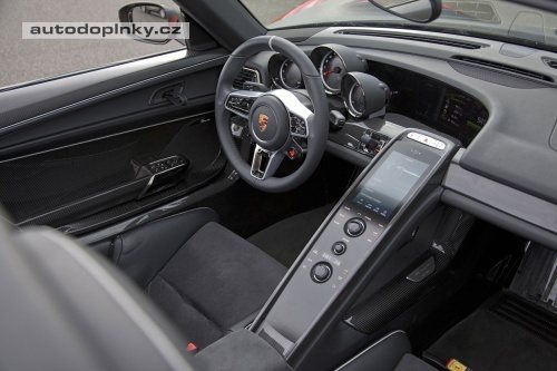 918 Spyder jde do fin�le