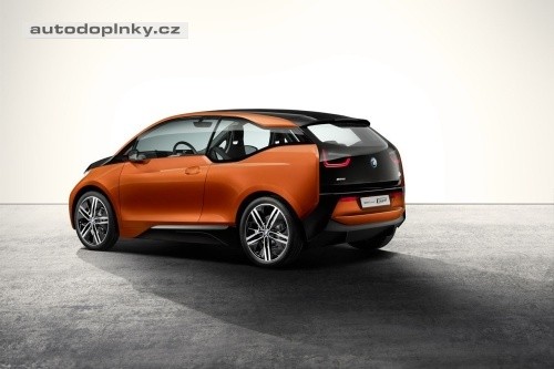 Sto tis�c lidi chce testovat BMW i3 EV