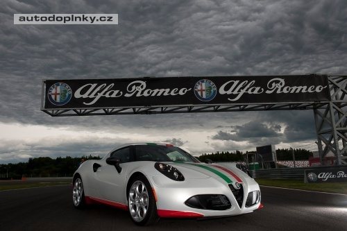Alfa Romeo 4C jde do v�roby