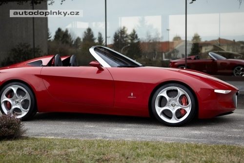 Alfa Romeo Spider jako dvoj�e MX-5