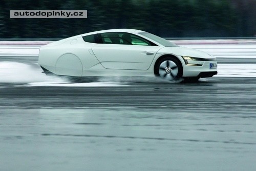 VW zve�ejnil ofici�ln� verzi XL1