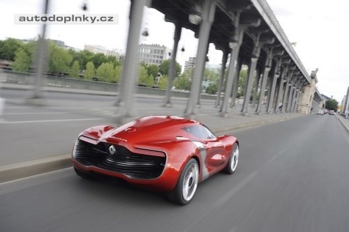 Schv�leno � Renault Alpine se vr�t�