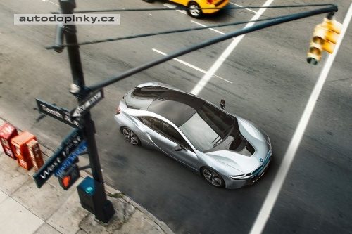 BMW vyprodalo i8 na p��t� rok