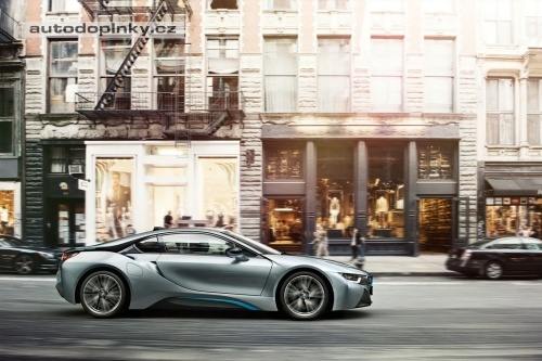 BMW vyprodalo i8 na p��t� rok