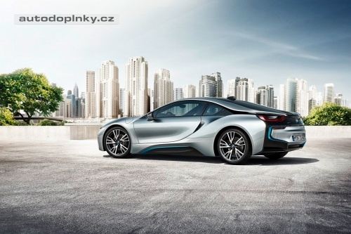 BMW vyprodalo i8 na p��t� rok
