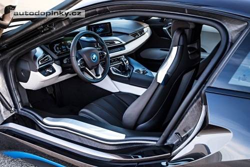 BMW vyprodalo i8 na p��t� rok