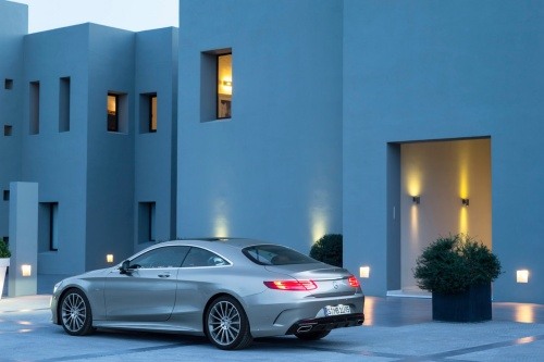 S-Class Coupe je Auto sn� 2014