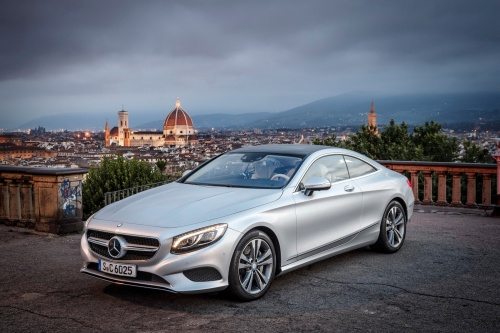 S-Class Coupe je Auto sn� 2014