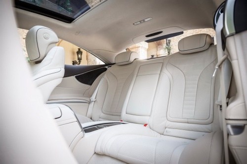 S-Class Coupe je Auto sn� 2014