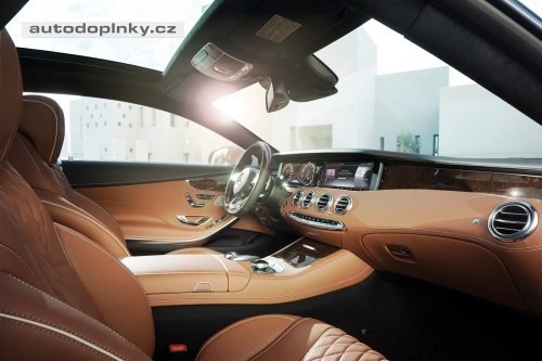 Mercedes t��dy S Coup� boduje