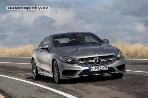 Mercedes t��dy S Coup� boduje