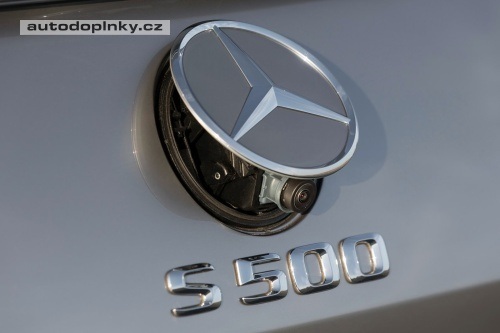 Mercedes t��dy S Coup� boduje