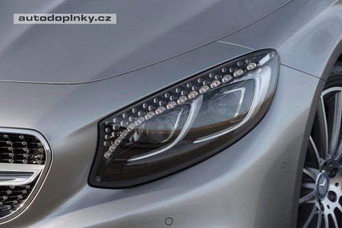Mercedes t��dy S Coup� boduje