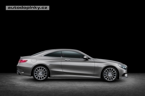 Mercedes t��dy S Coup� boduje
