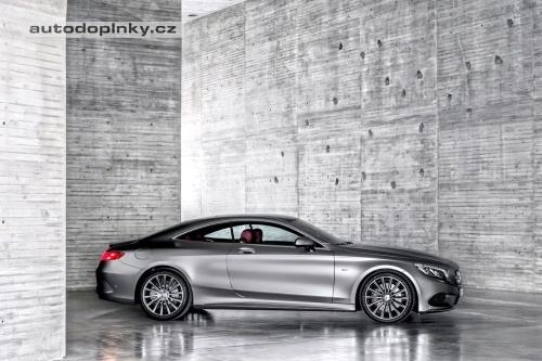 Mercedes t��dy S Coup� boduje