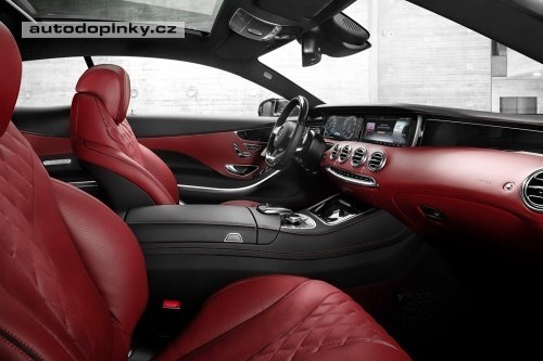 Mercedes t��dy S Coup� boduje