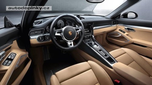 Porsche 911 Targa se vrac� ke ko�en�m