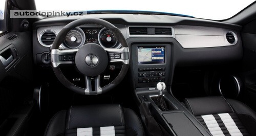 Ford Mustang GT 500 v nov�m