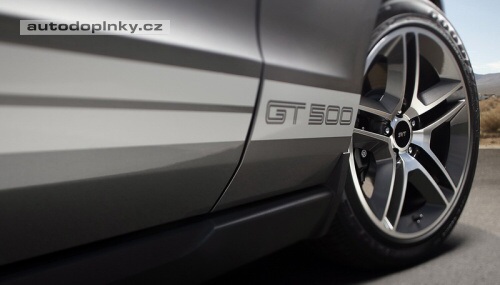 Ford Mustang GT 500 v nov�m