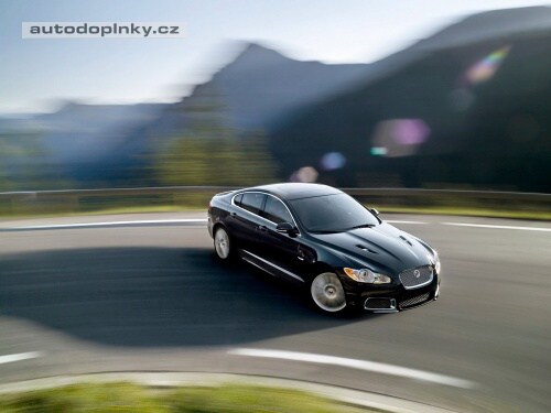 Jaguar p�edstavuje XFR