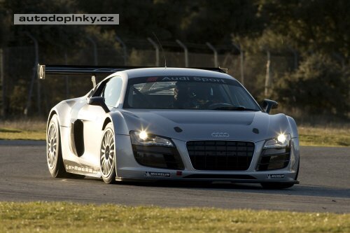 Audi R8 LMS hotovo