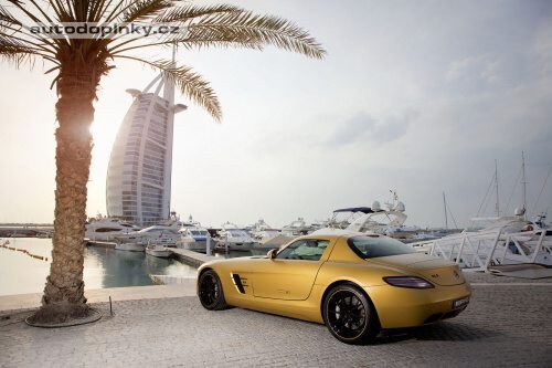 SLS AMG - Pou�tn� zlato