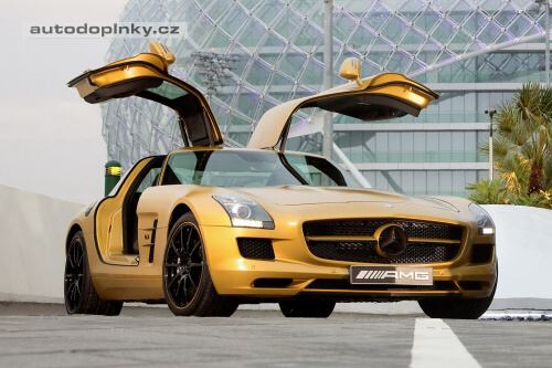 SLS AMG - Pou�tn� zlato