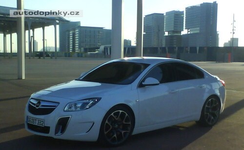Insignia OPC - prvn� foto