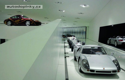 Porsche muzeum t�m�� hotov�